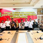 PENYERAHAN SECARA SIMBOLIS SURAT KEPUTUSAN PENGANGKATAN PEGAWAI PEMERINTAH DENGAN PERJANJIAN KERJA (PPPK) FORMASI TENAGA KESEHATAN DAN TENAGA GURU PEMERINTAH KABUPATEN KUTAI KARTANEGARA FORMASI TAHUN 2023
